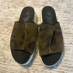 OTBT Camo Sandals 9M